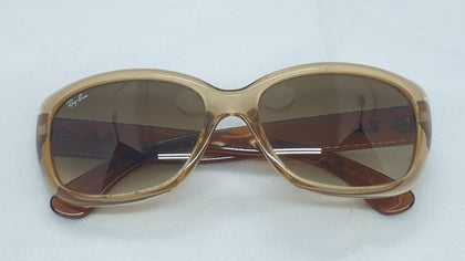 Ray-Ban